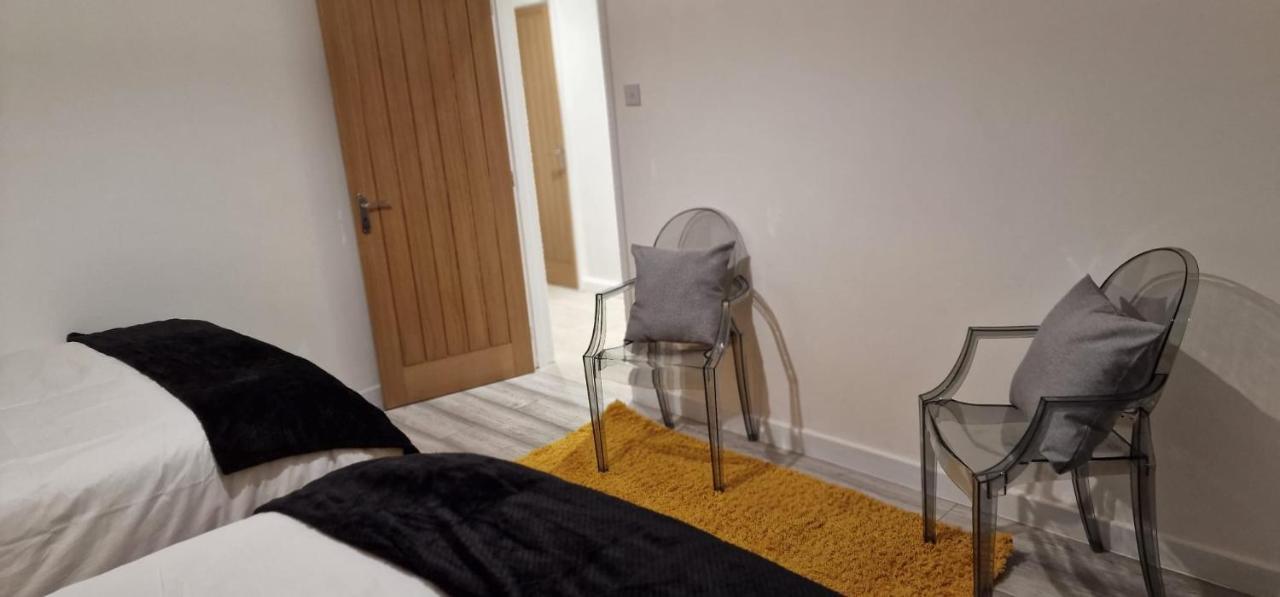 Shm Stays Leicester. Newly Renovated!! 15 Min Drive From City Centre, University. 9 Min Drive To Leicester City Stadium, 5 Min Drive To M1 & M69. 2 Min Walk To Bus Stop. Zewnętrze zdjęcie