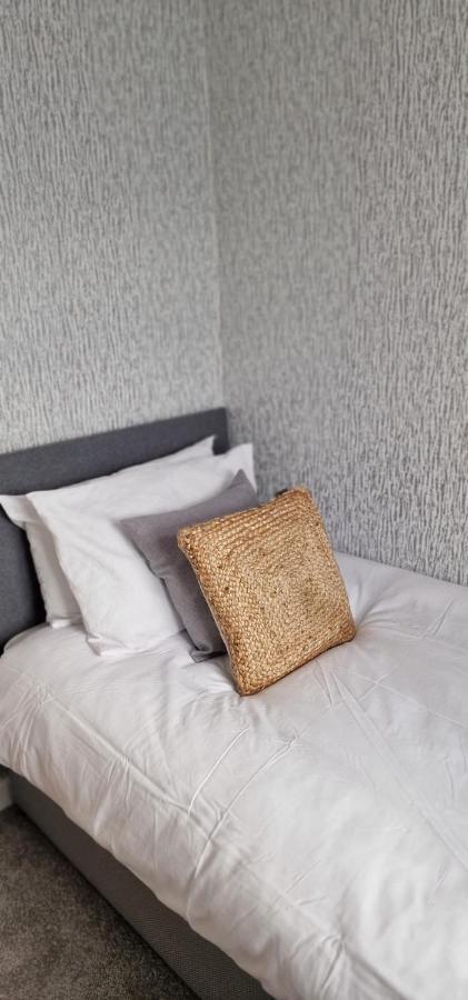 Shm Stays Leicester. Newly Renovated!! 15 Min Drive From City Centre, University. 9 Min Drive To Leicester City Stadium, 5 Min Drive To M1 & M69. 2 Min Walk To Bus Stop. Zewnętrze zdjęcie