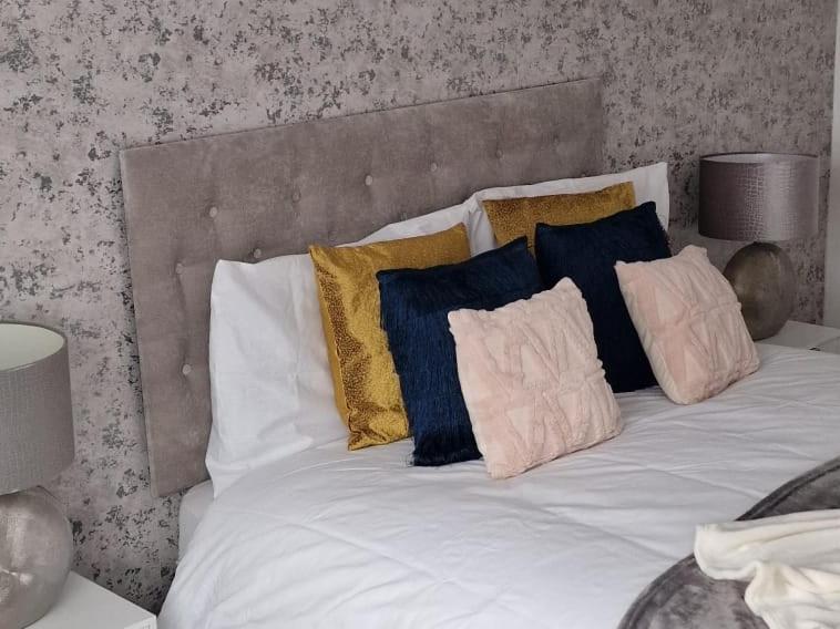 Shm Stays Leicester. Newly Renovated!! 15 Min Drive From City Centre, University. 9 Min Drive To Leicester City Stadium, 5 Min Drive To M1 & M69. 2 Min Walk To Bus Stop. Zewnętrze zdjęcie