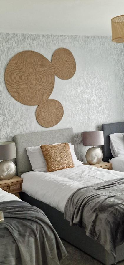 Shm Stays Leicester. Newly Renovated!! 15 Min Drive From City Centre, University. 9 Min Drive To Leicester City Stadium, 5 Min Drive To M1 & M69. 2 Min Walk To Bus Stop. Zewnętrze zdjęcie