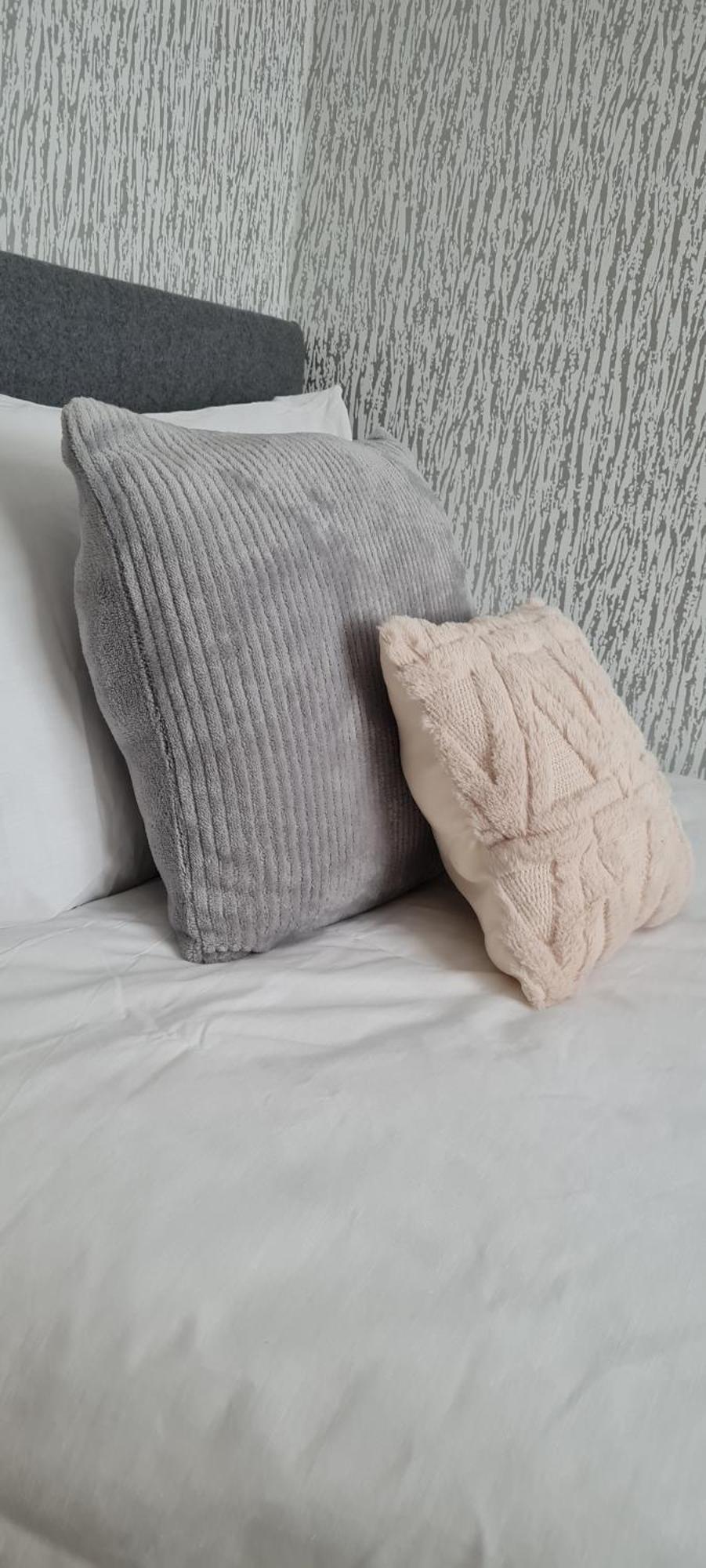 Shm Stays Leicester. Newly Renovated!! 15 Min Drive From City Centre, University. 9 Min Drive To Leicester City Stadium, 5 Min Drive To M1 & M69. 2 Min Walk To Bus Stop. Zewnętrze zdjęcie