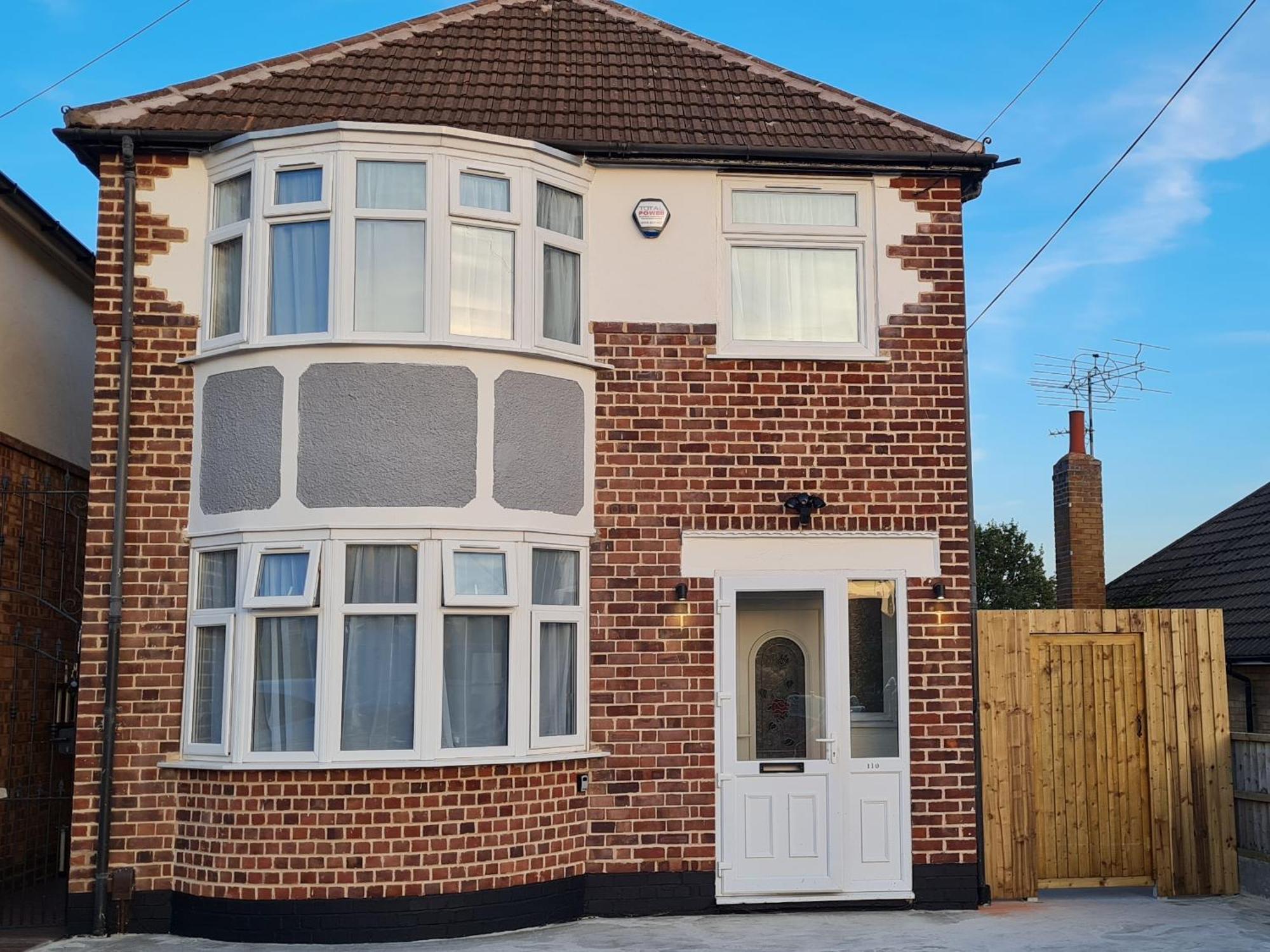 Shm Stays Leicester. Newly Renovated!! 15 Min Drive From City Centre, University. 9 Min Drive To Leicester City Stadium, 5 Min Drive To M1 & M69. 2 Min Walk To Bus Stop. Zewnętrze zdjęcie