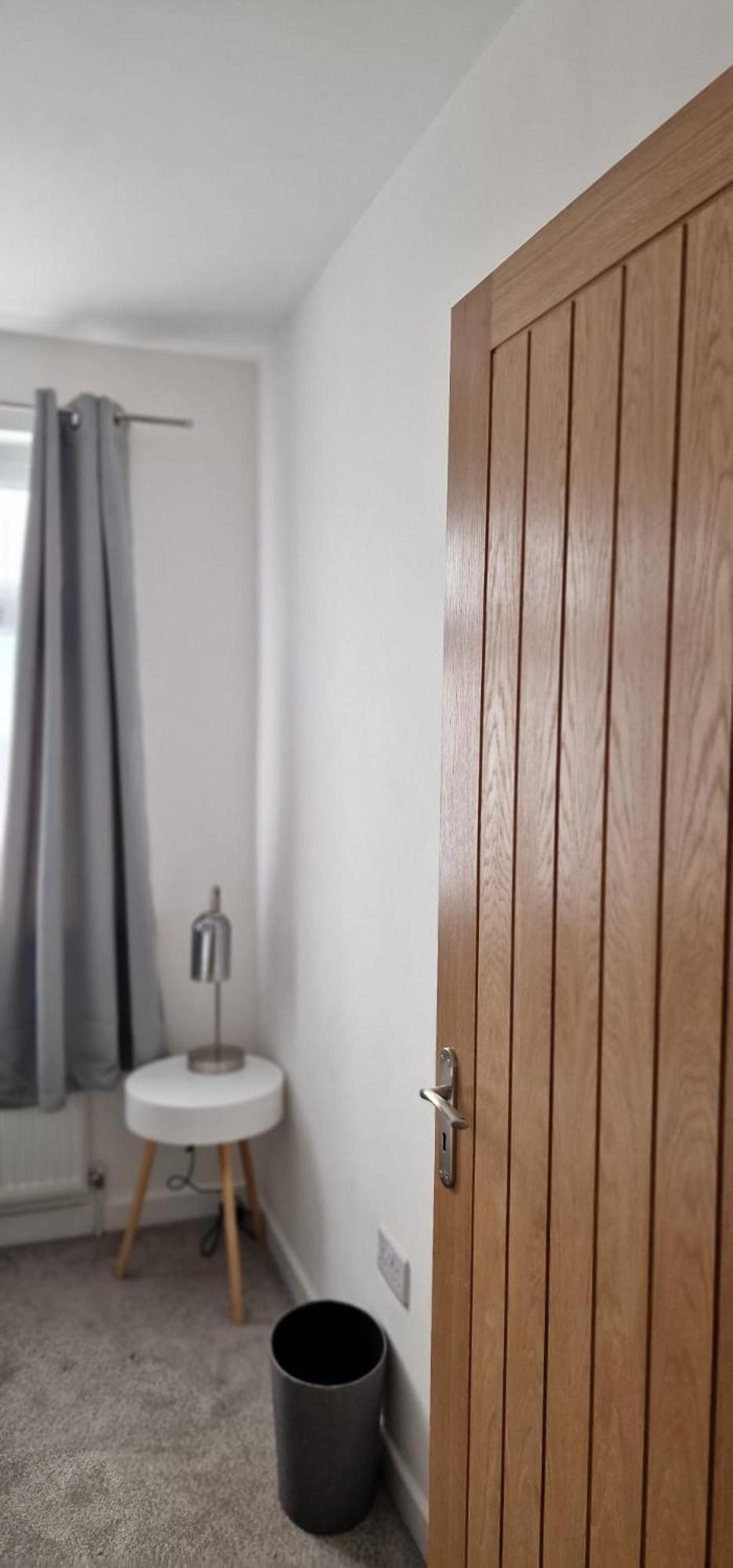 Shm Stays Leicester. Newly Renovated!! 15 Min Drive From City Centre, University. 9 Min Drive To Leicester City Stadium, 5 Min Drive To M1 & M69. 2 Min Walk To Bus Stop. Zewnętrze zdjęcie